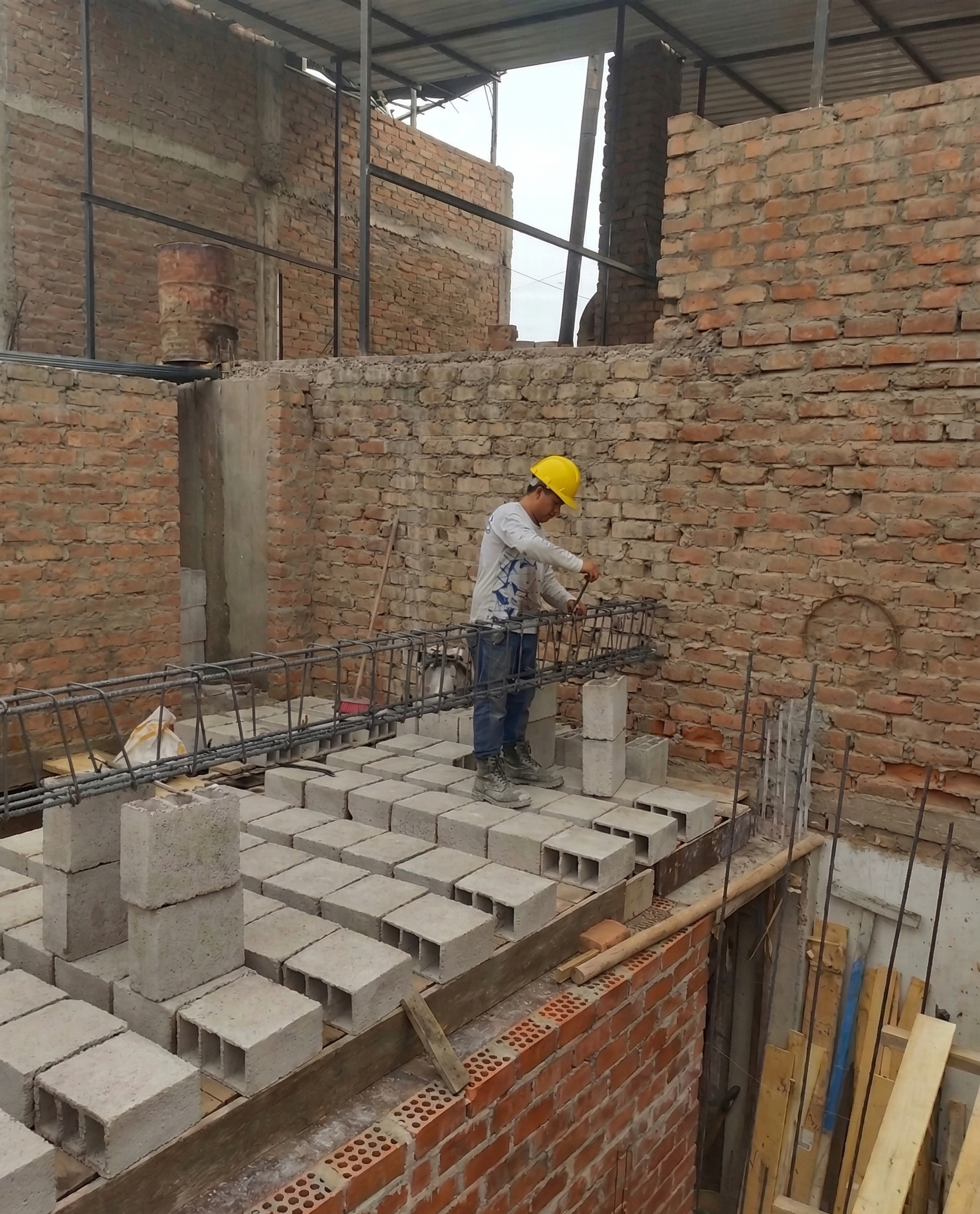 Edificio Multifamiliar Laredo